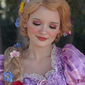 Meet your Posher, Connie